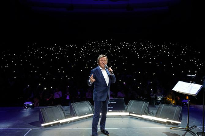 Erol Evgin soğuk bir kış gecesinde Ankara’yı ısıttı