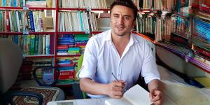 ROEN MEDREO: Gerçek yazar cesur olmalı