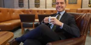 Aytaç Özkütük: Kâğıdı ve kalemi dostlarım olarak gördüm