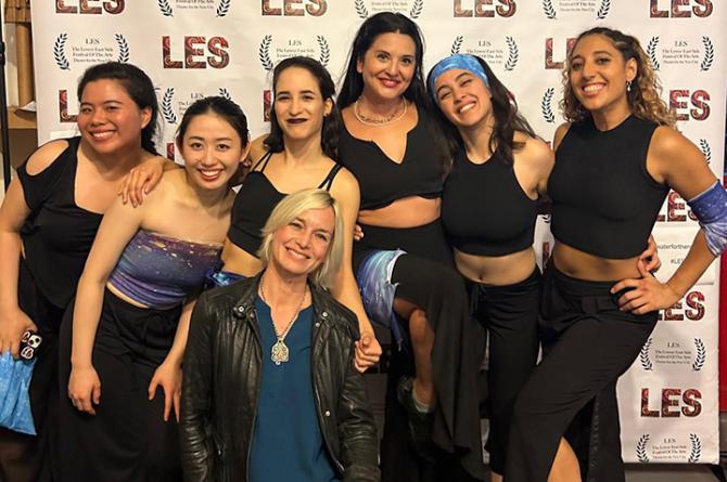 ABD’de yaşayan genç Türk oyuncu Gözüm Pul, New York’da “US” adlı dans tiyatrosu gösterisiyle uluslararası festivalde sahne aldı.