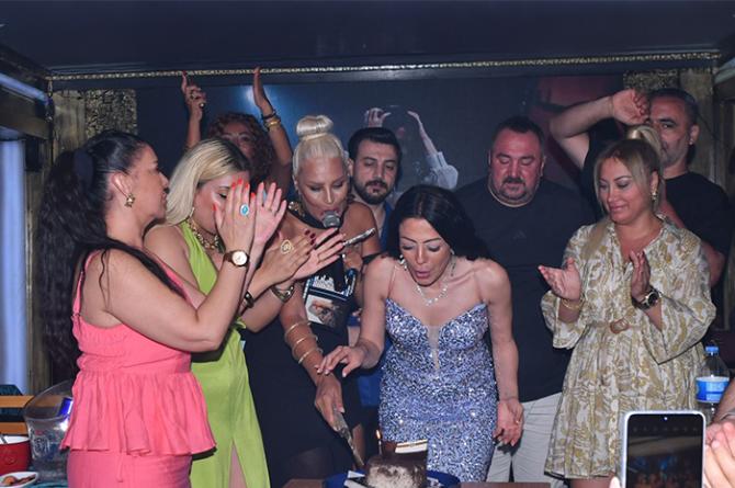 Burcu Öz’den yeni şarkısı “Yaralarım” ile duygulara dokundu