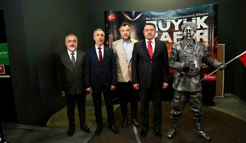 Genç Nesillere Tarihi Yaşatacak Film: “Büyük Zafer” Kütahya’da Görkemli Gala ile Tanıtıldı