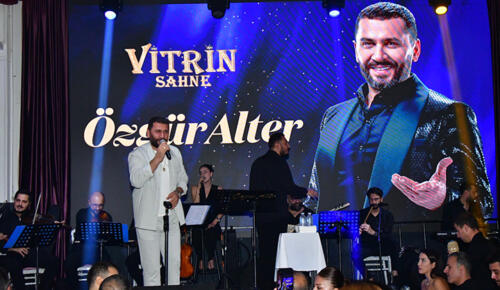 Bahçeşehir Gölet Vitrin Sahne’de Özgür Alter Rüzgarı!