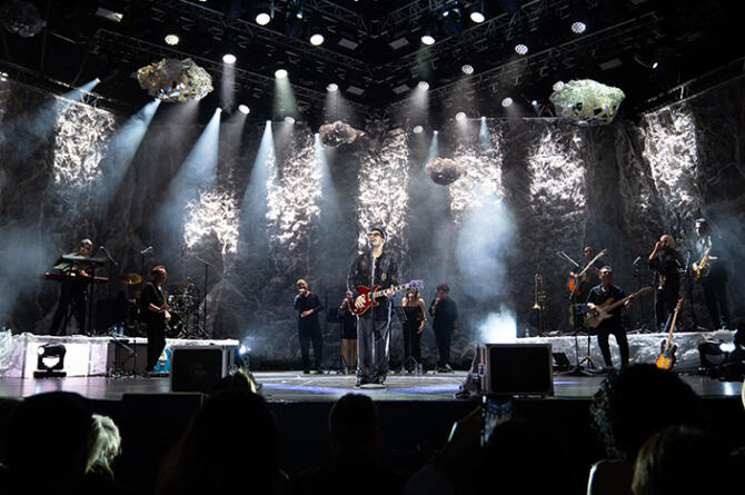 Gökhan Türkmen Harbiye’de muhteşem bir konsere imza attı