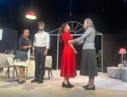 “Geç Kalanlar” oyunu, görkemli bir gala ile seyirciyle buluştu.