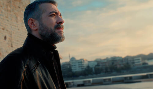 Resul Dindar’dan yüreklere işleyen aşk şarkısı “Yalanlar”