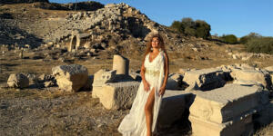 Romina Gas’tan Tarihle Buluşan Yeni Single: “Aşk Saf Duygudur”