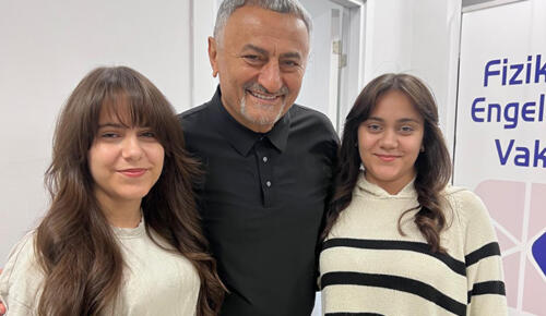 Sabit Akkaya’dan Hatay’daki depremzede ve Engelli Çocuklara Moral Ziyareti