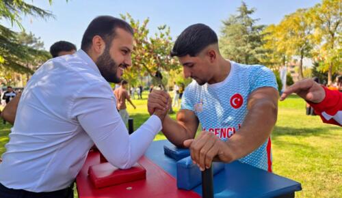 Eyyübiye’nin gururu Ercüment Bars: Küçük yaşta başladığı Bilek Güreşinde Türkiye dereceleri kazandı