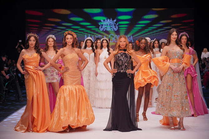 Özge Ulusoy ve Ceren Arslan’lı muhteşem defilede görsel şölen