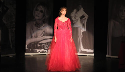 İpek Tenolcay’dan Yeni Tek Kişilik Oyun: Serendipçe