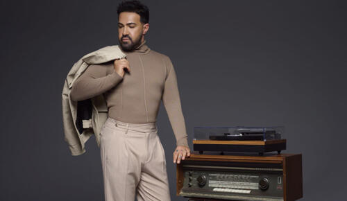 Münür Yıldız’dan nostaljiye saygılı, güçlü bir yorum “Sevmek Kim, Sen Kimsin”