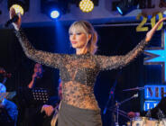 Petek Dinçöz’den Kıbrıs’ta Işıltılı Yılbaşı: “2026 Pırlanta Gibi Geliyor!”