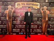 Ersin Umulu, 2026 tiyatro sezonuna ödüller ve dört dev yapımla damga vuruyor