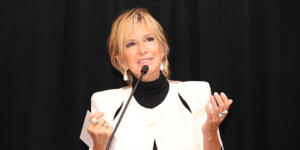 Aramızdan ayrılışının birinci yılında Filiz Akın’ın anılıyor