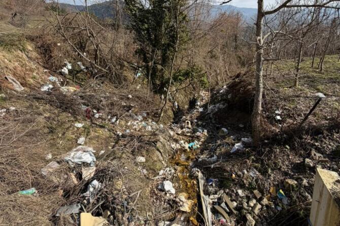 Safranbolu’nun Köylerinde Çöp Krizi: Konteyner Yok, Dere Yatakları Çöp Dolu