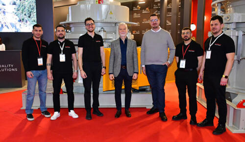 GÜRSAN İNŞAAT MAKİNALARI Genel Müdürü Ümit Ömer Kınav verdikleri hizmetleri anlattı.